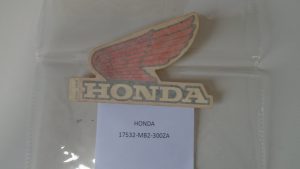 17532-MB2-300ZA ADHESIVOS OEM HONDA.