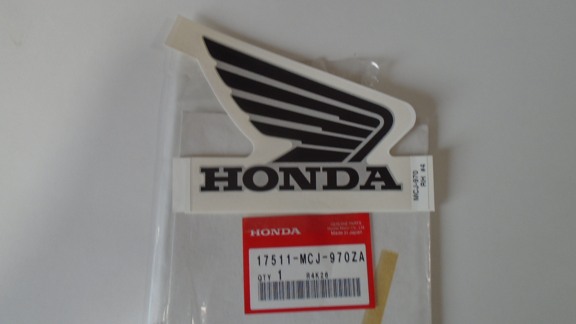 17511-MCJ-970ZA ADHESIVOS OEM HONDA.