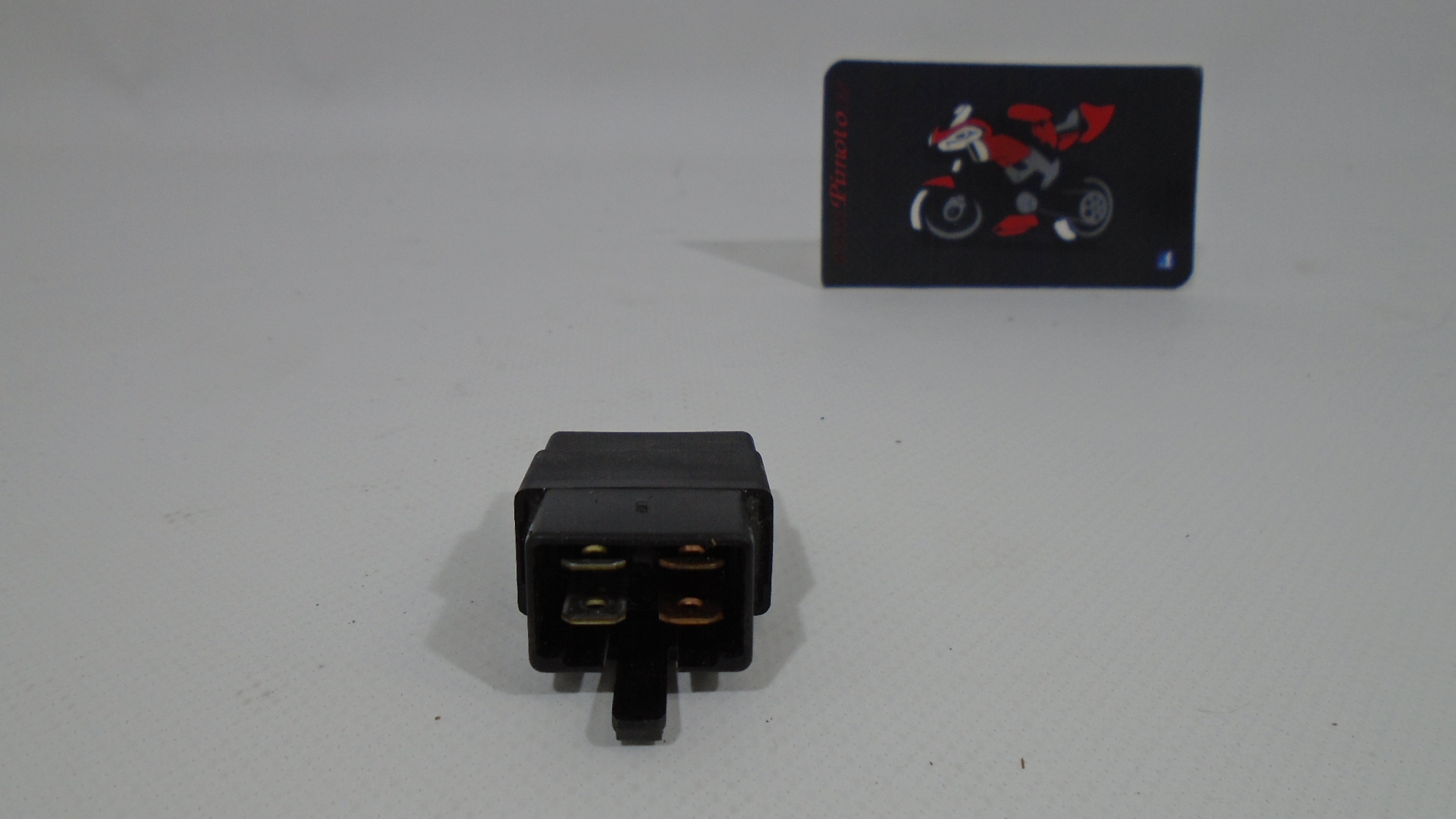 RELE 4 PINS HLA 614 01 12 SYM MAXSYM 400 - Imagen 3