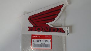 83266-MEE-D10ZC ADHESIVOS OEM HONDA.