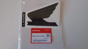 86202-MLA-A00ZB ADHESIVOS OEM HONDA.