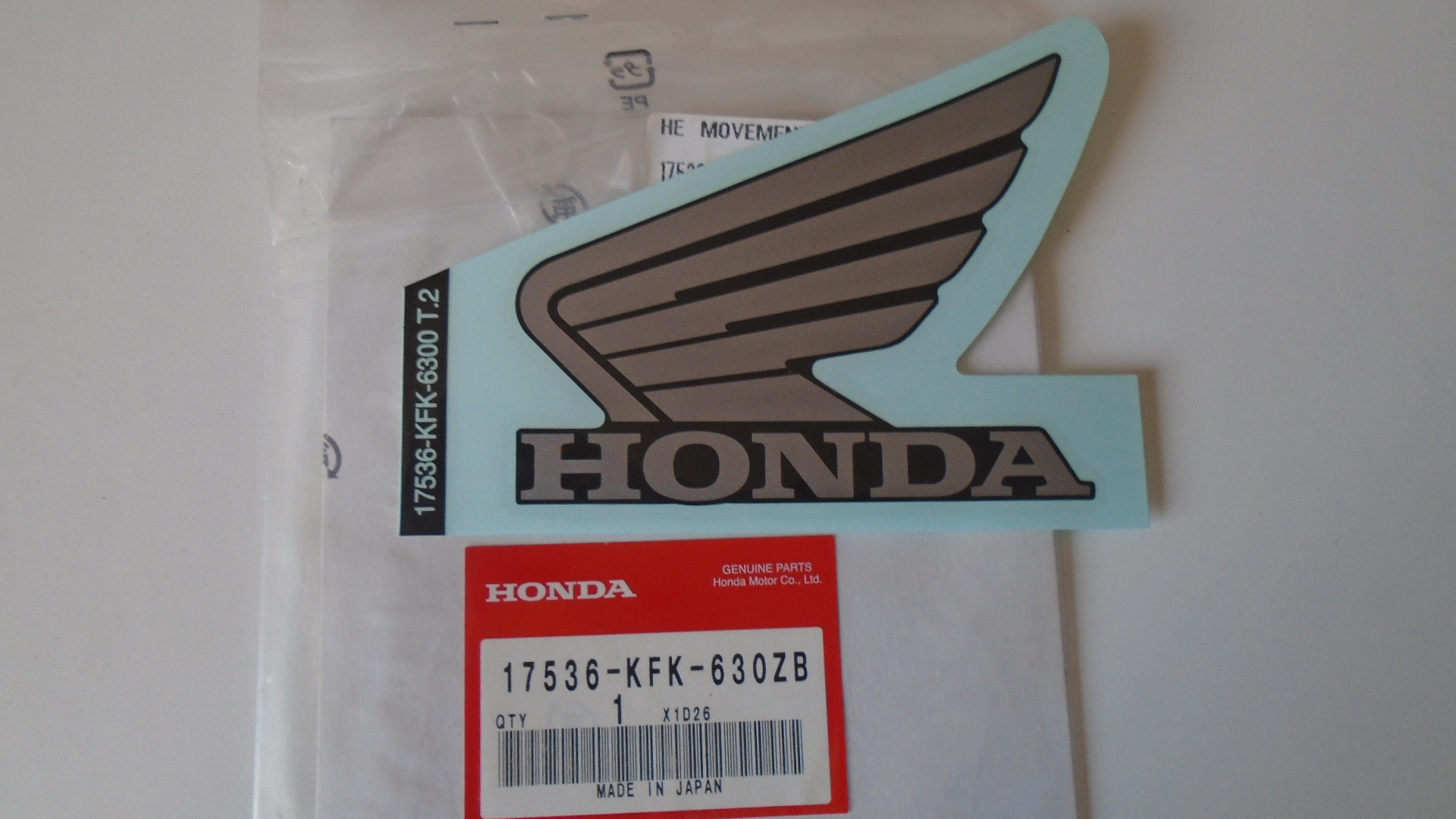 17536-KFK-630ZB ADHESIVOS OEM HONDA.