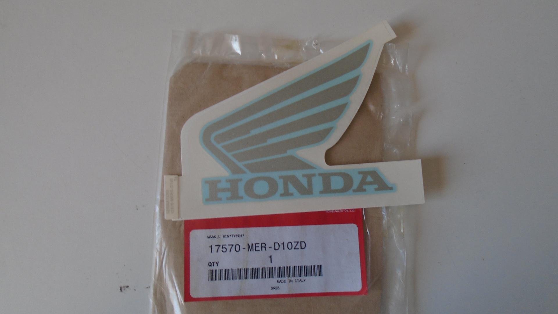17570-MER-D10ZD ADHESIVOS OEM HONDA.