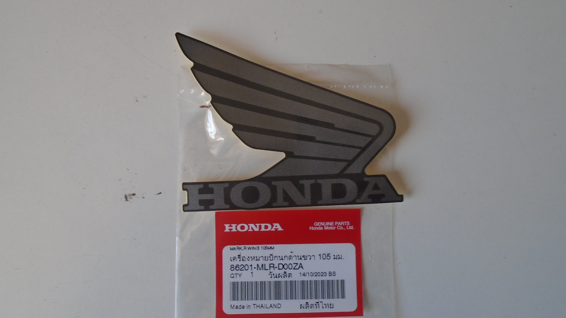 86201-MLR-D00ZA ADHESIVOS OEM HONDA.