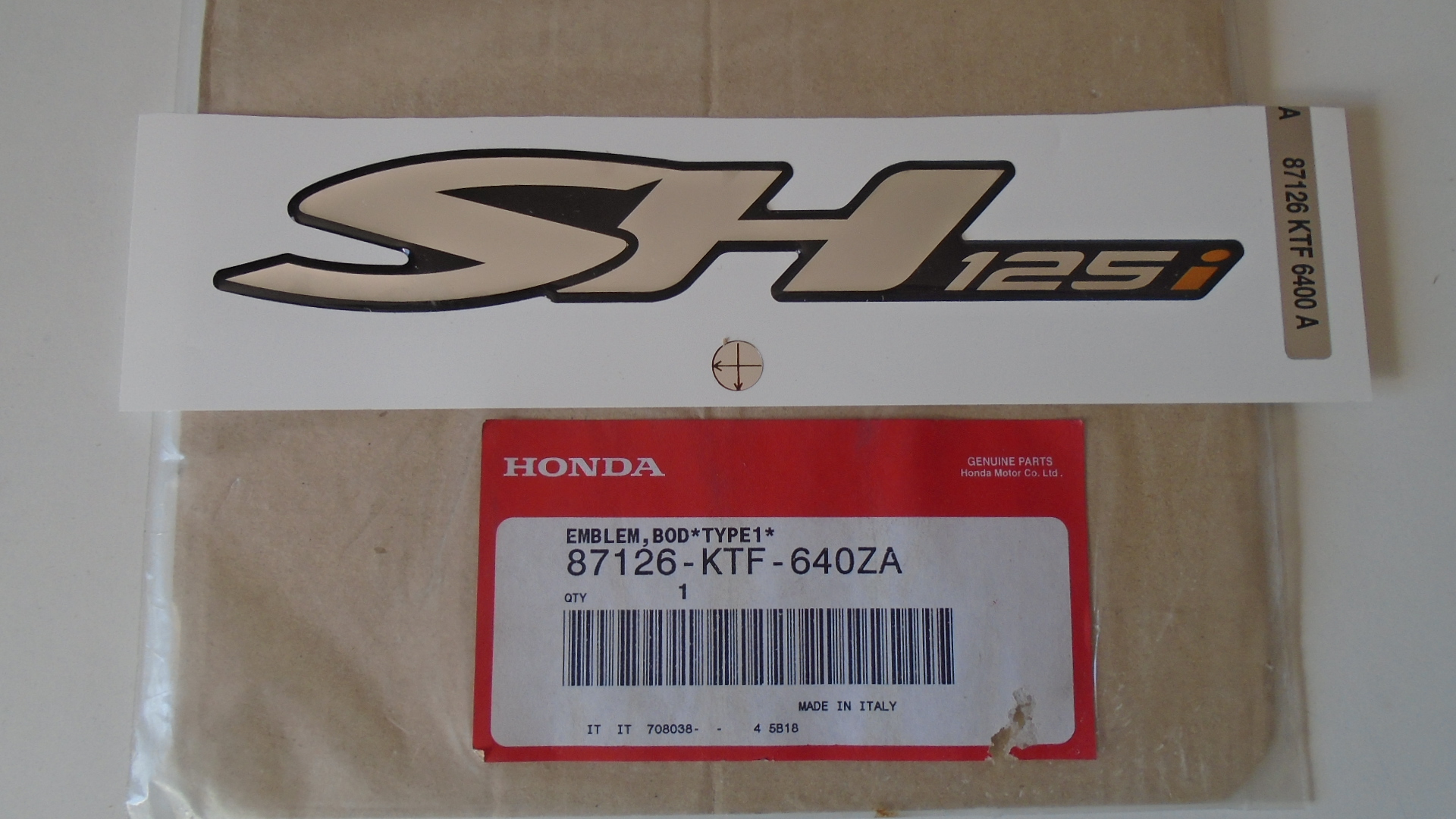 87126-KTF-640ZA ADHESIVOS OEM HONDA.