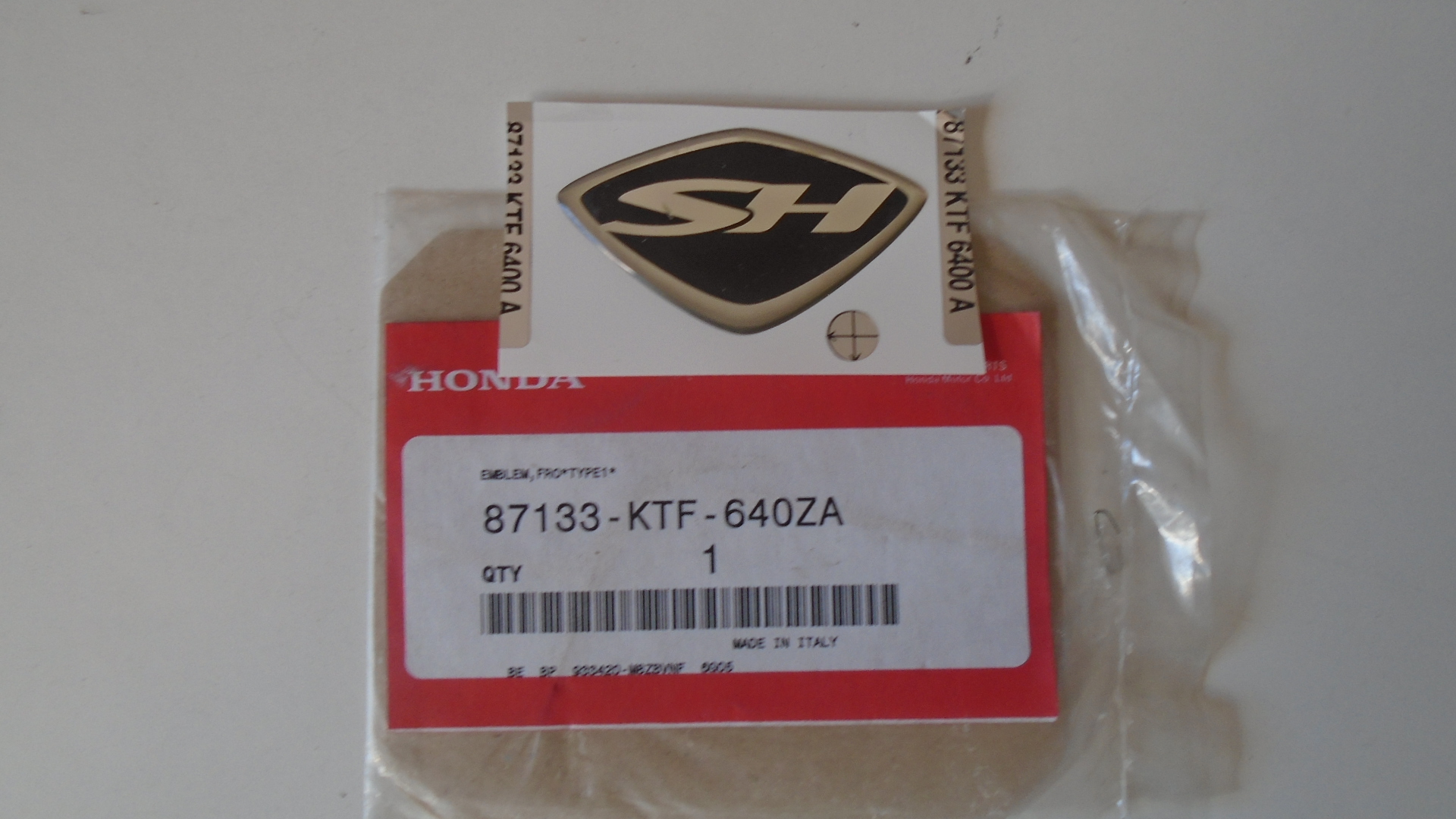 87133-KTF-640ZA ADHESIVOS OEM HONDA.
