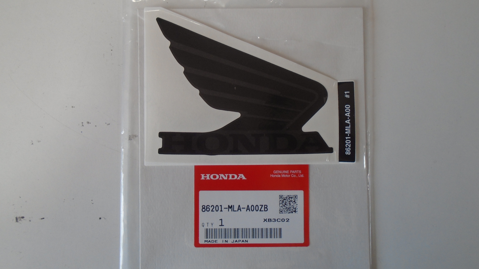 86201-MLA-A00ZB ADHESIVOS OEM HONDA.