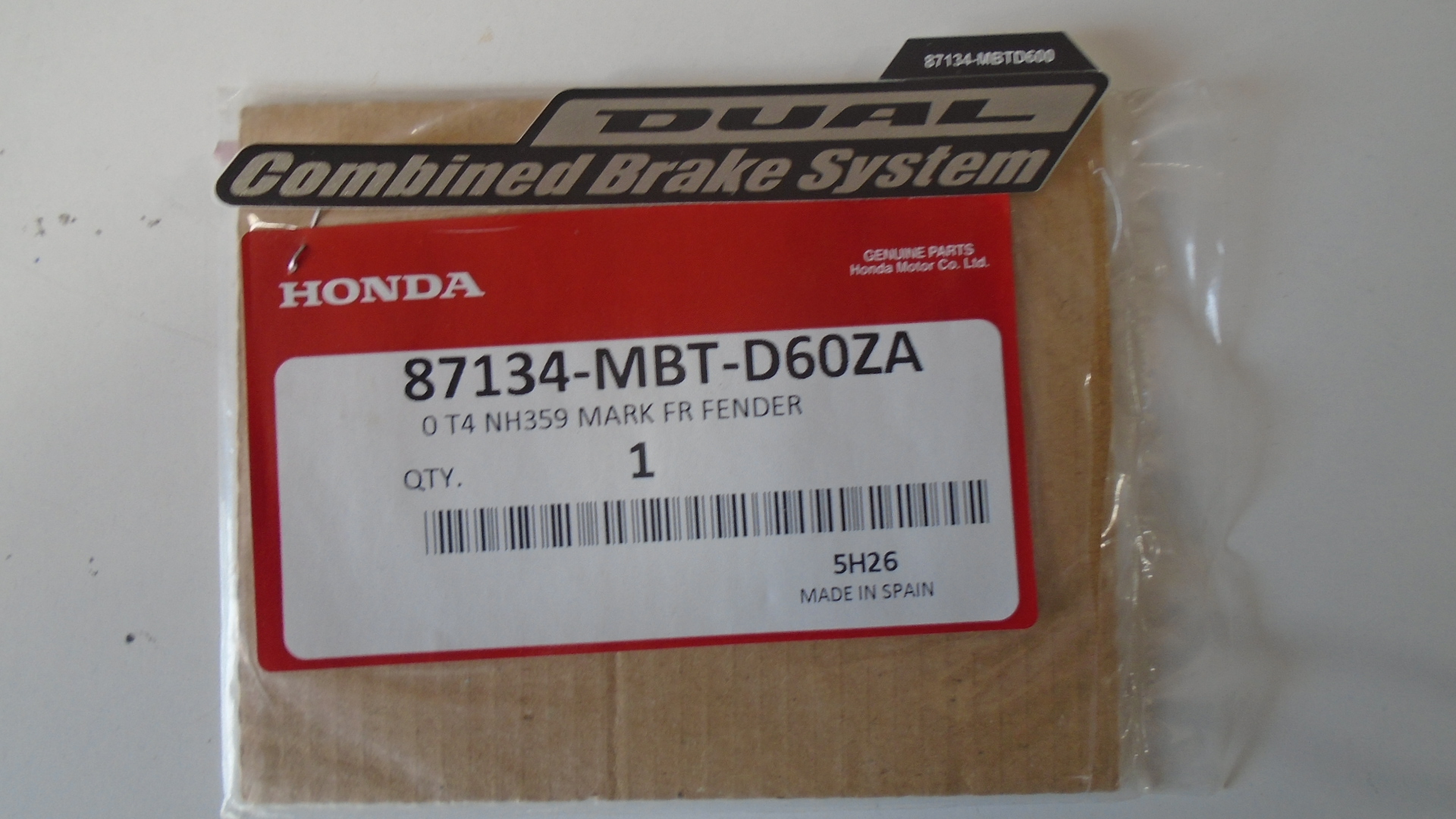 87134-MBT-D60ZA ADHESIVOS OEM HONDA.