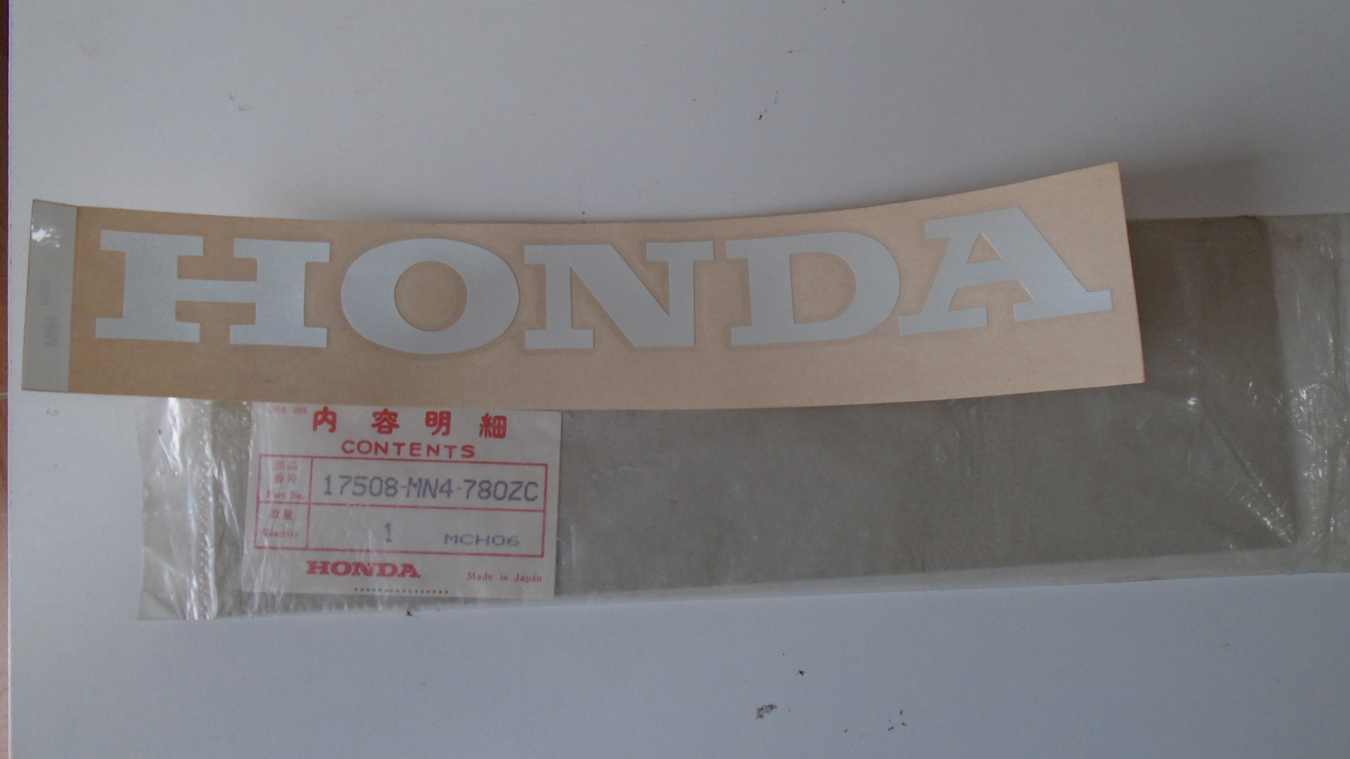 17508-MN4-780ZC ADHESIVOS OEM HONDA.
