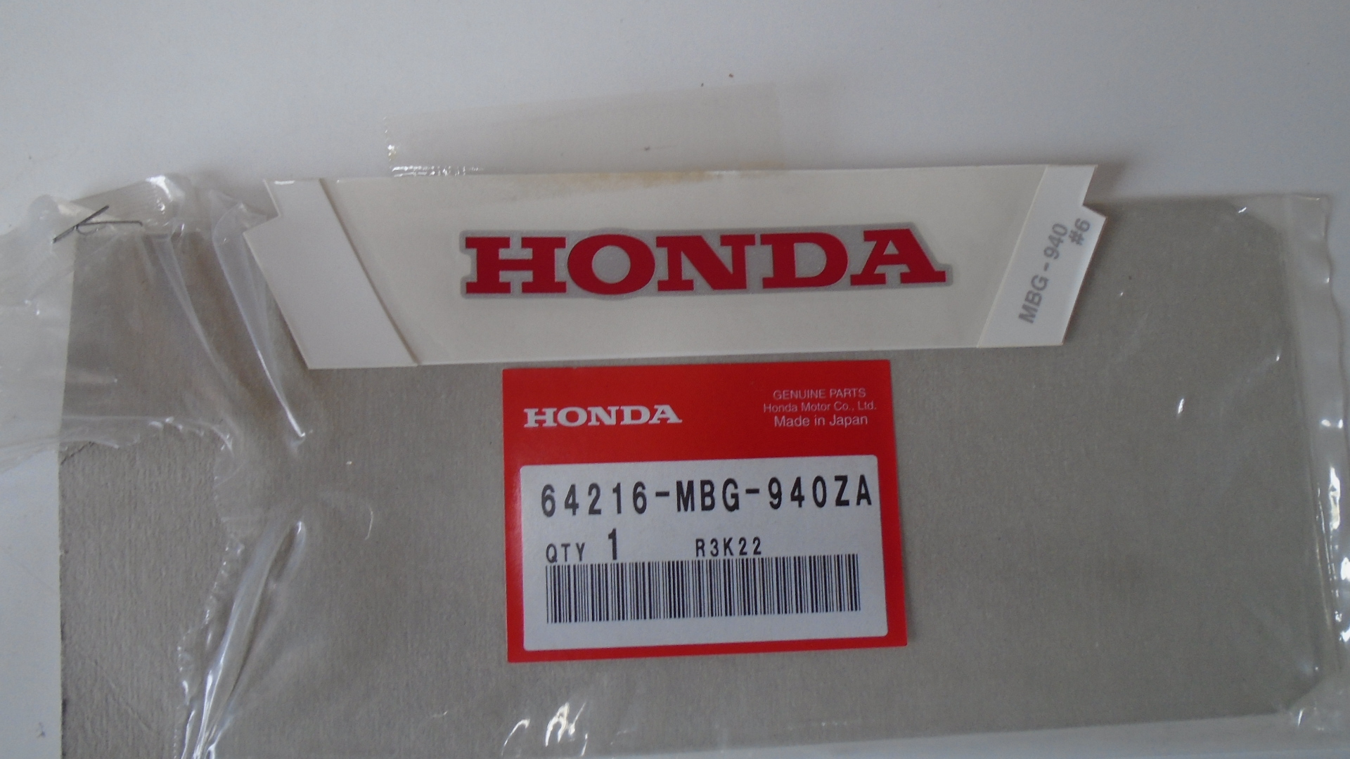 64216-MBG-940ZA ADHESIVOS OEM HONDA.