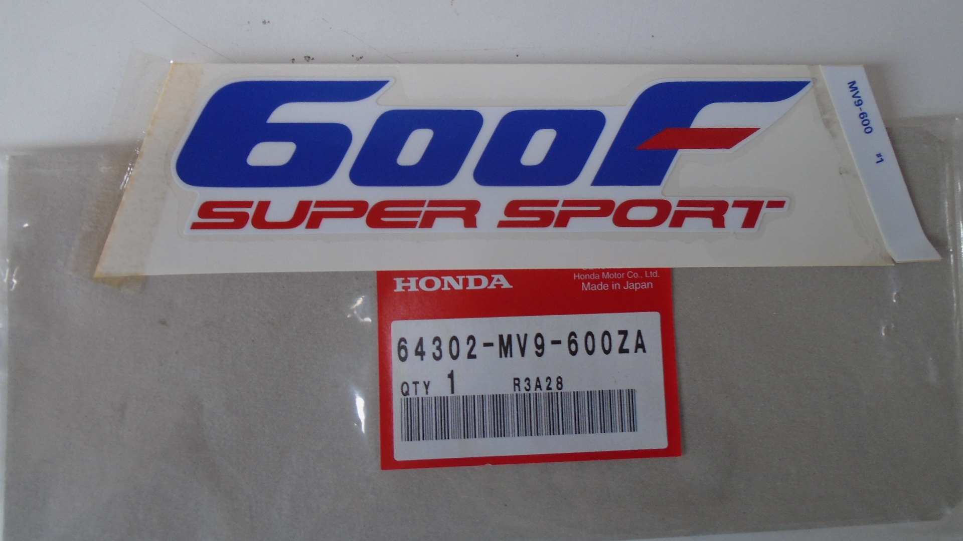 64302-MV9-600ZA ADHESIVOS OEM HONDA.