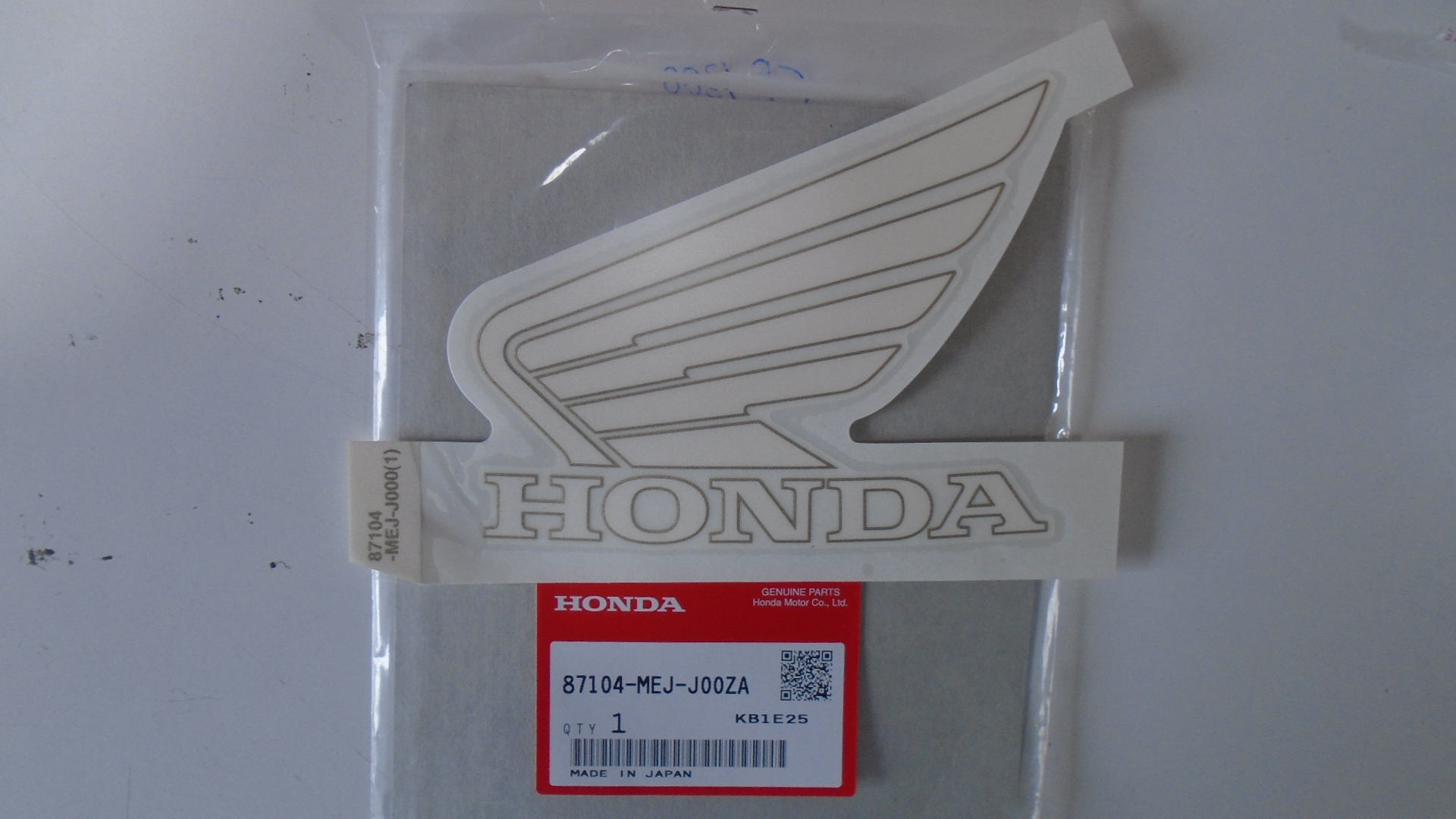 87104-MEJ-J00ZA ADHESIVOS OEM HONDA.