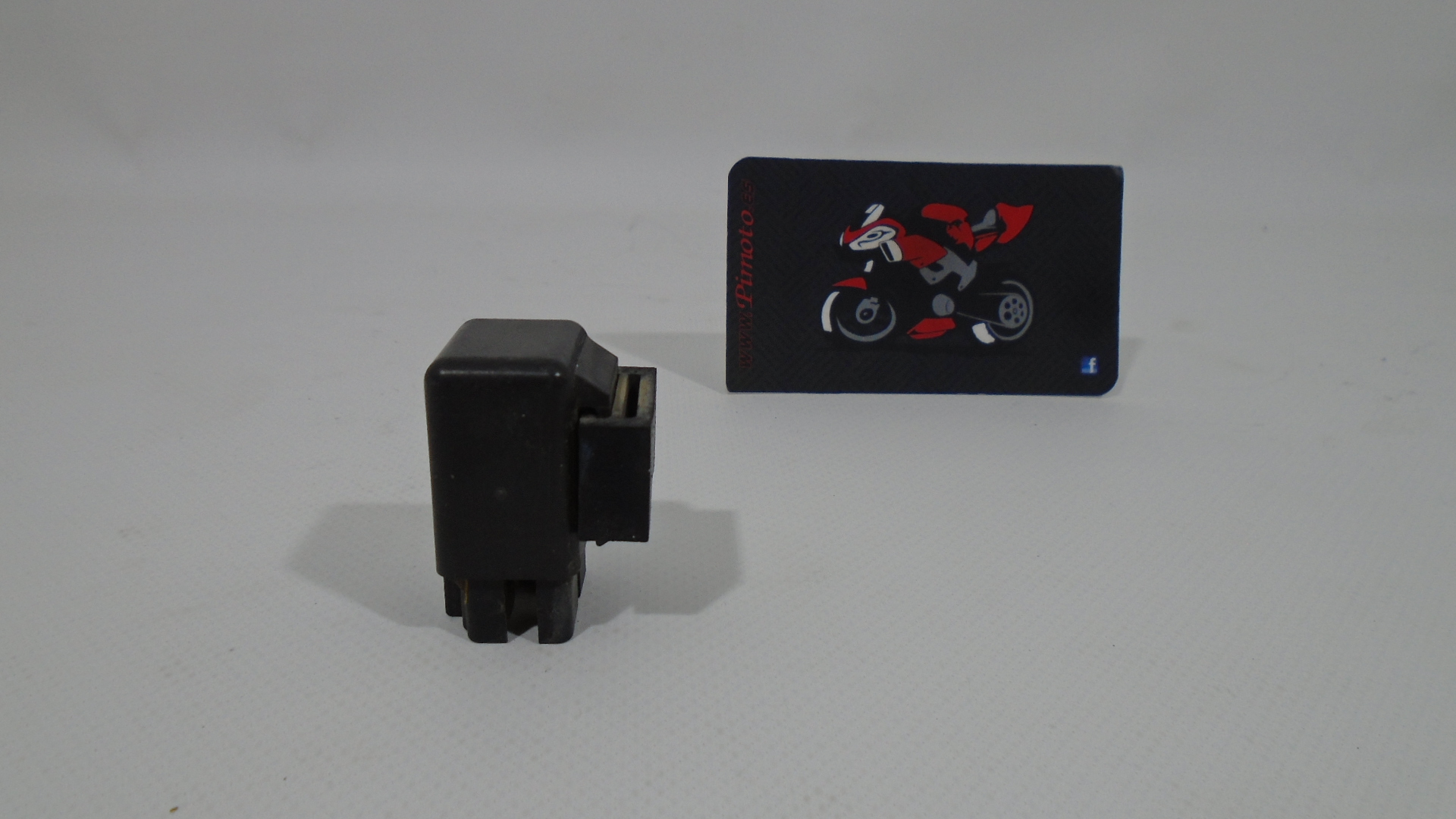 RELE 4 PINS SUZUKI INTRUDER c800 05/07 - Imagen 3