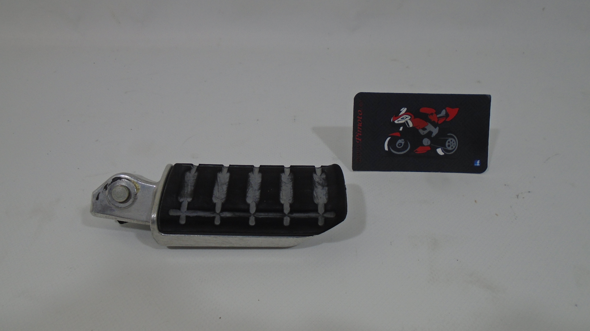ESTRIBERA TRASERO IZQUIERDA HONDA PAN EUROPEAN (ST 1300)