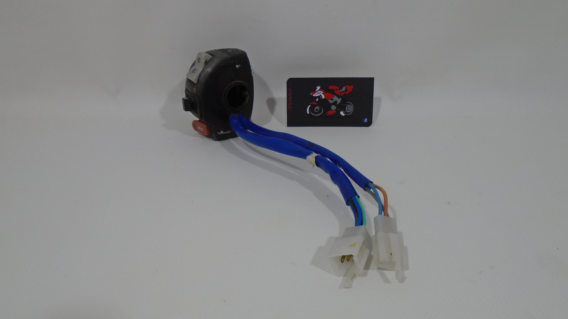 PI&Ntilde;A IZQUIERDA DE LUCES KYMCO AGILITY CITY 125 EURO3 - Imagen 3