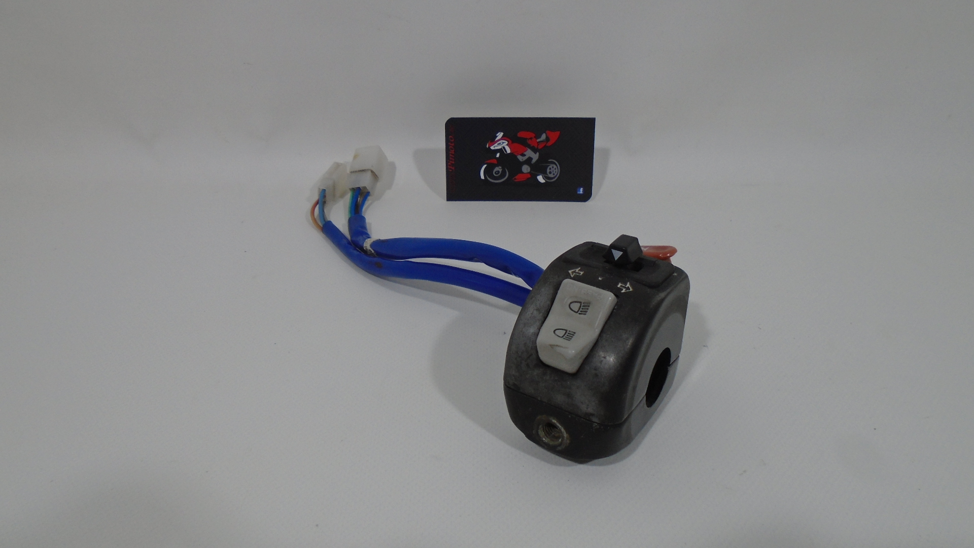 PI&Ntilde;A IZQUIERDA DE LUCES KYMCO AGILITY CITY 125 EURO3 - Imagen 4
