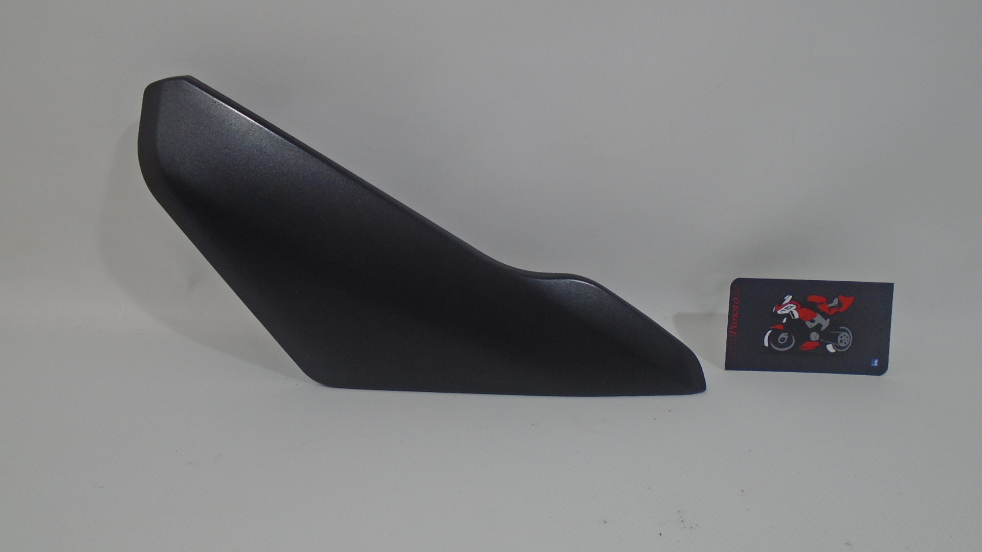 TAPA DERECHA DEPOSITO SUZUKI GSXR 600 2004/05