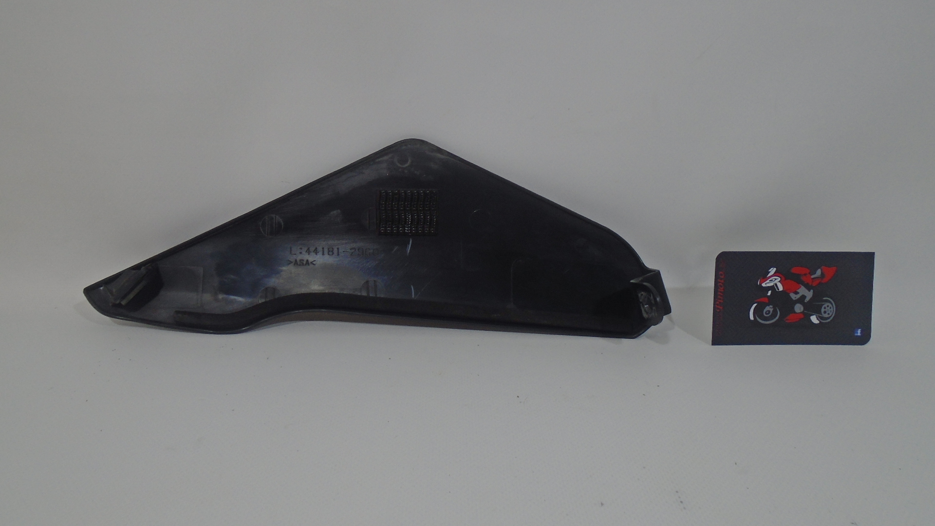 TAPA IZQUIERDA DEPOSITO SUZUKI GSXR 600 2004/05 - Imagen 3