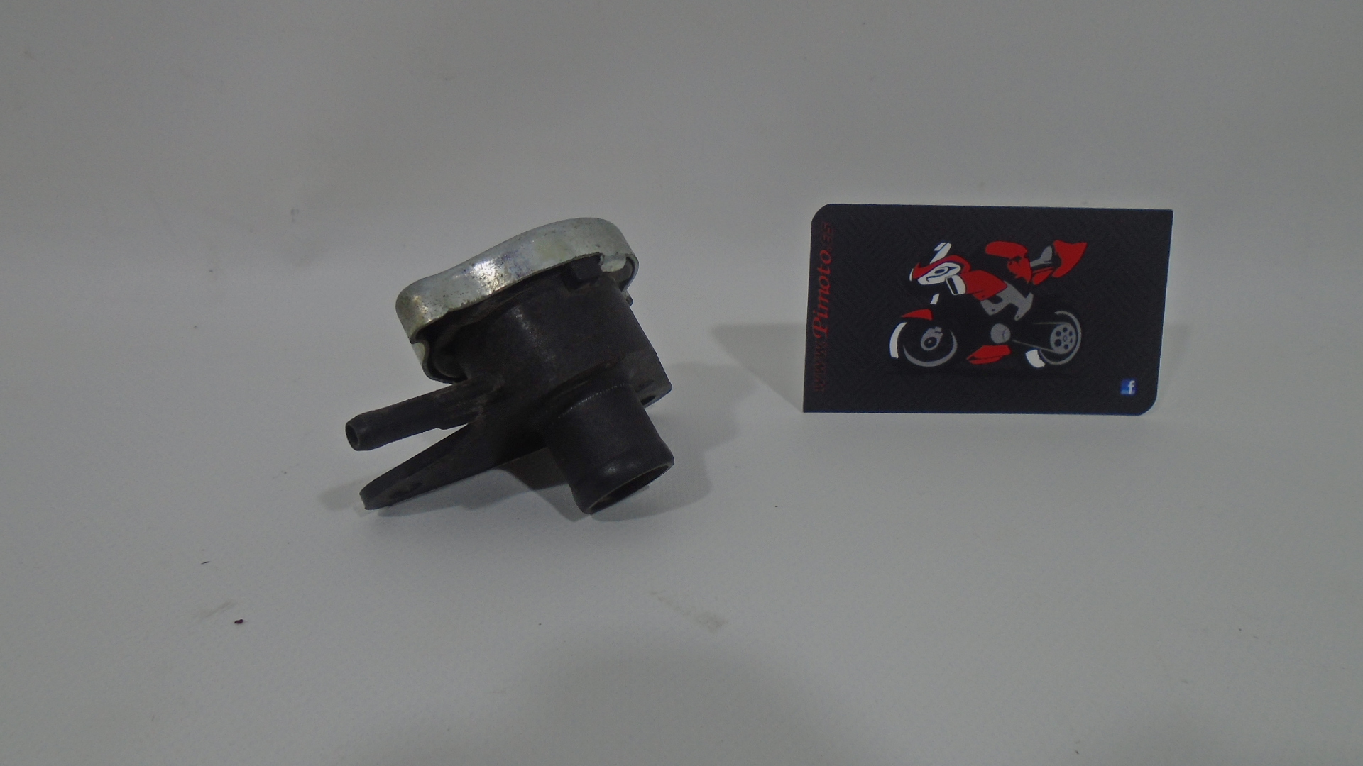 BOCA DE LLENADO + TAPON YAMAHA X-MAX 400 13/17 - Imagen 2