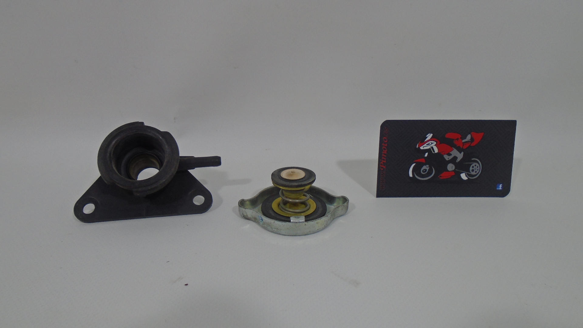 BOCA DE LLENADO + TAPON YAMAHA X-MAX 400 13/17 - Imagen 3