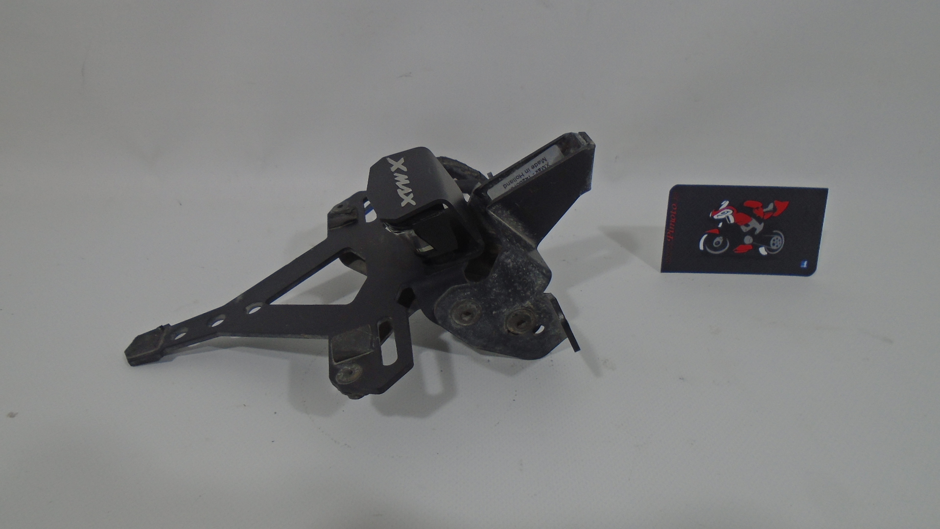 PORTA MATRICULAS NO ORIGINAL YAMAHA X-MAX 400 13/17 - Imagen 3