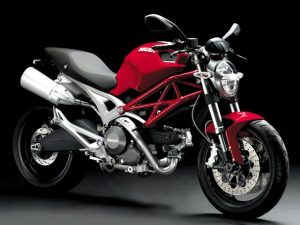 MONSTER 696